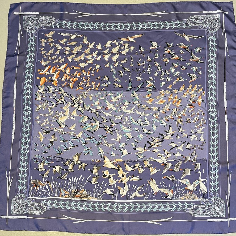 Hermés Libres Comme L’Air Vintage Silk Scarf